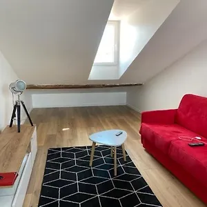  Appartement à 100 M De La France