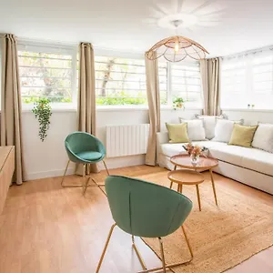 Merveil - Family - Marais - Pelee Apartment