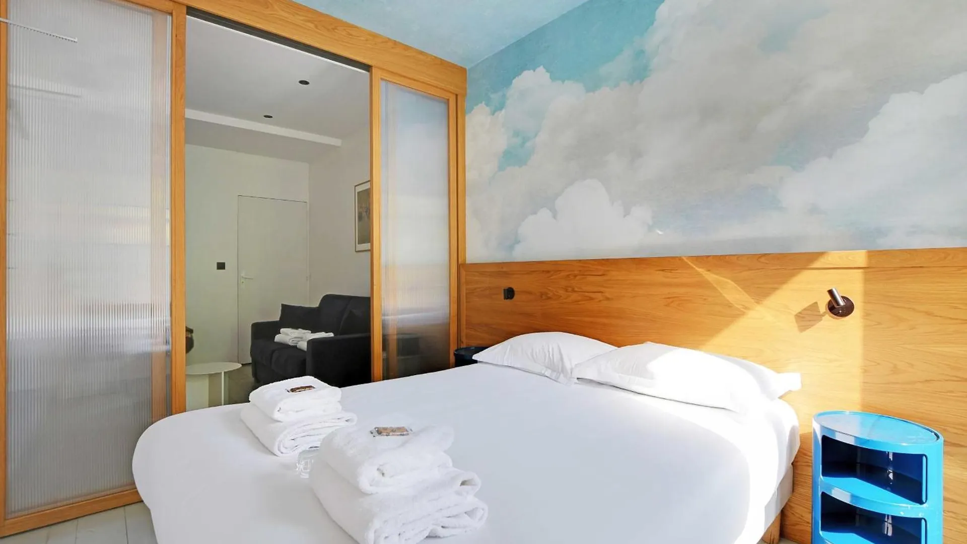Residence 13 - Voltaire Paris France