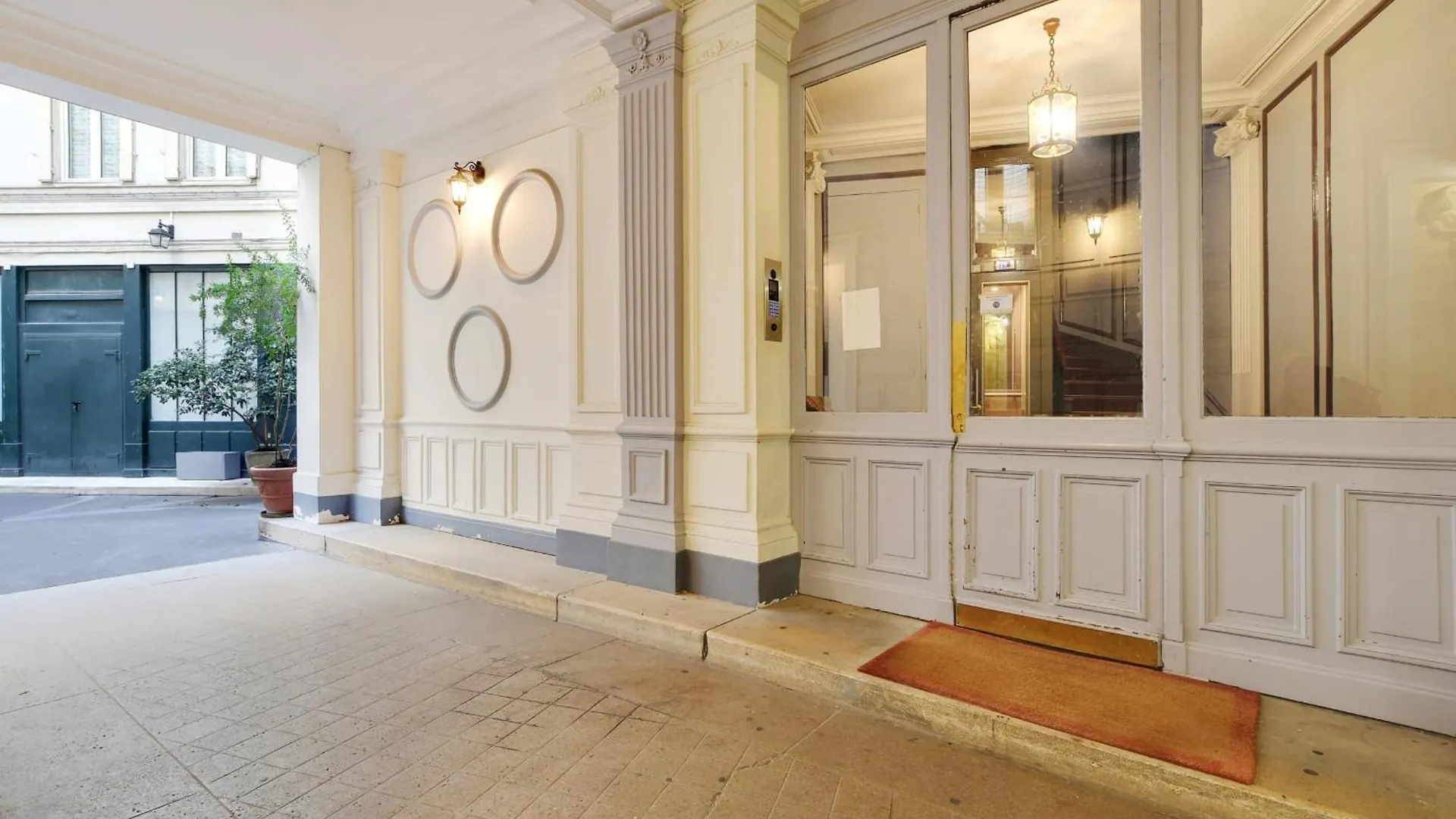 Residence 13 - Voltaire Paris 0*,  France